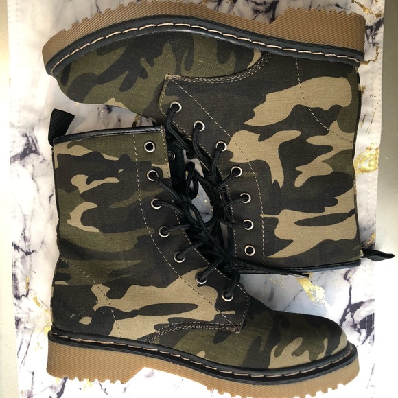 Shoes - 🚫SOLD!🚫Women’s camo combat boots